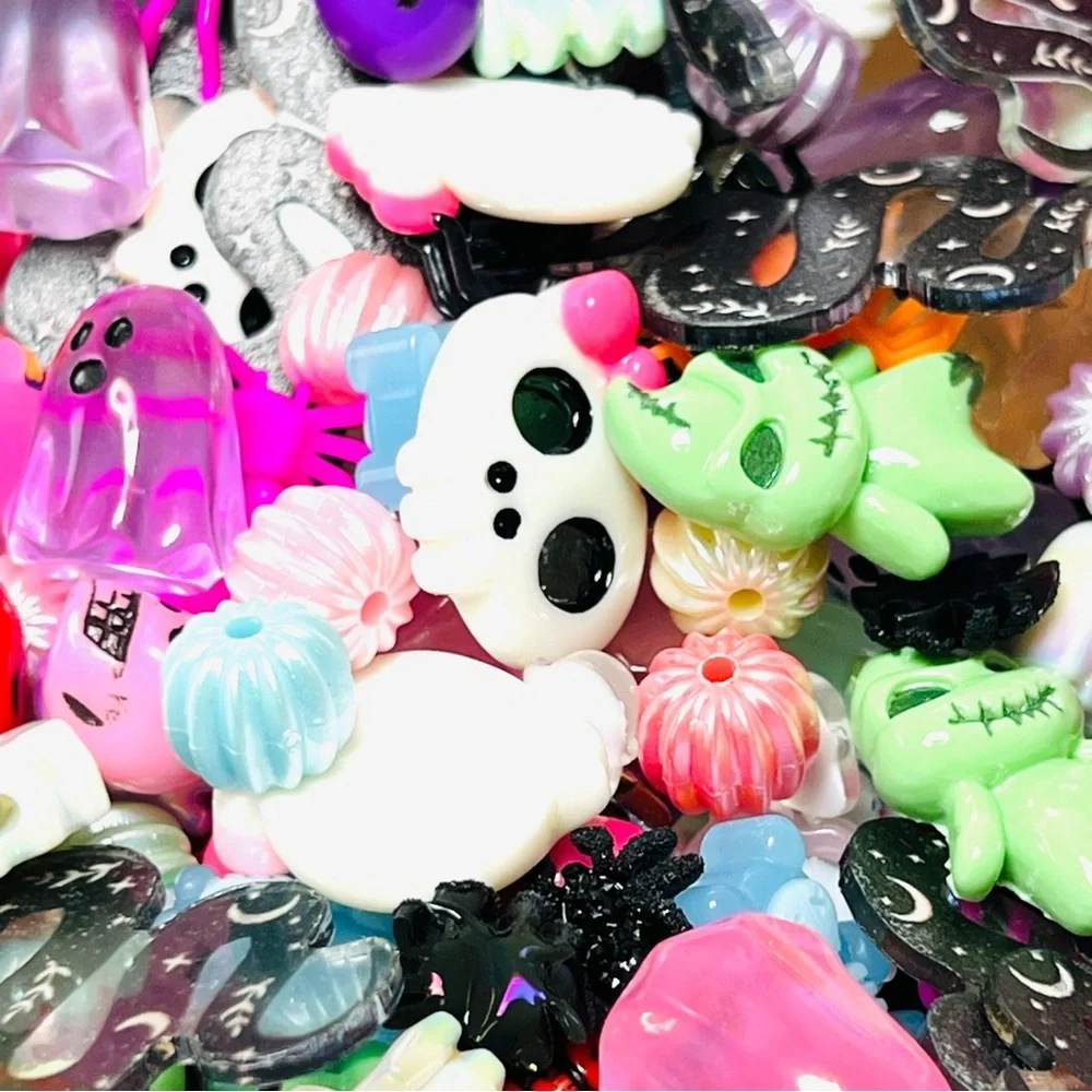💀 Cute Creepy Bead & Charm Mix – 50g Halloween Craft Supplies